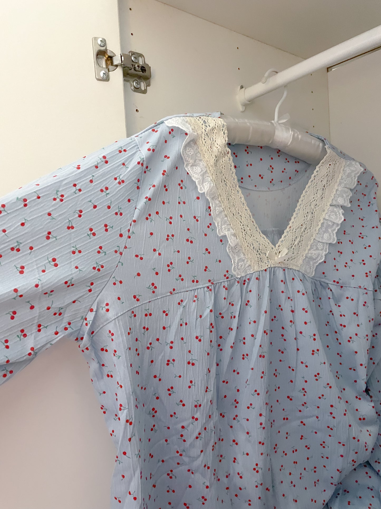 Cloud Blue Cherry Set
